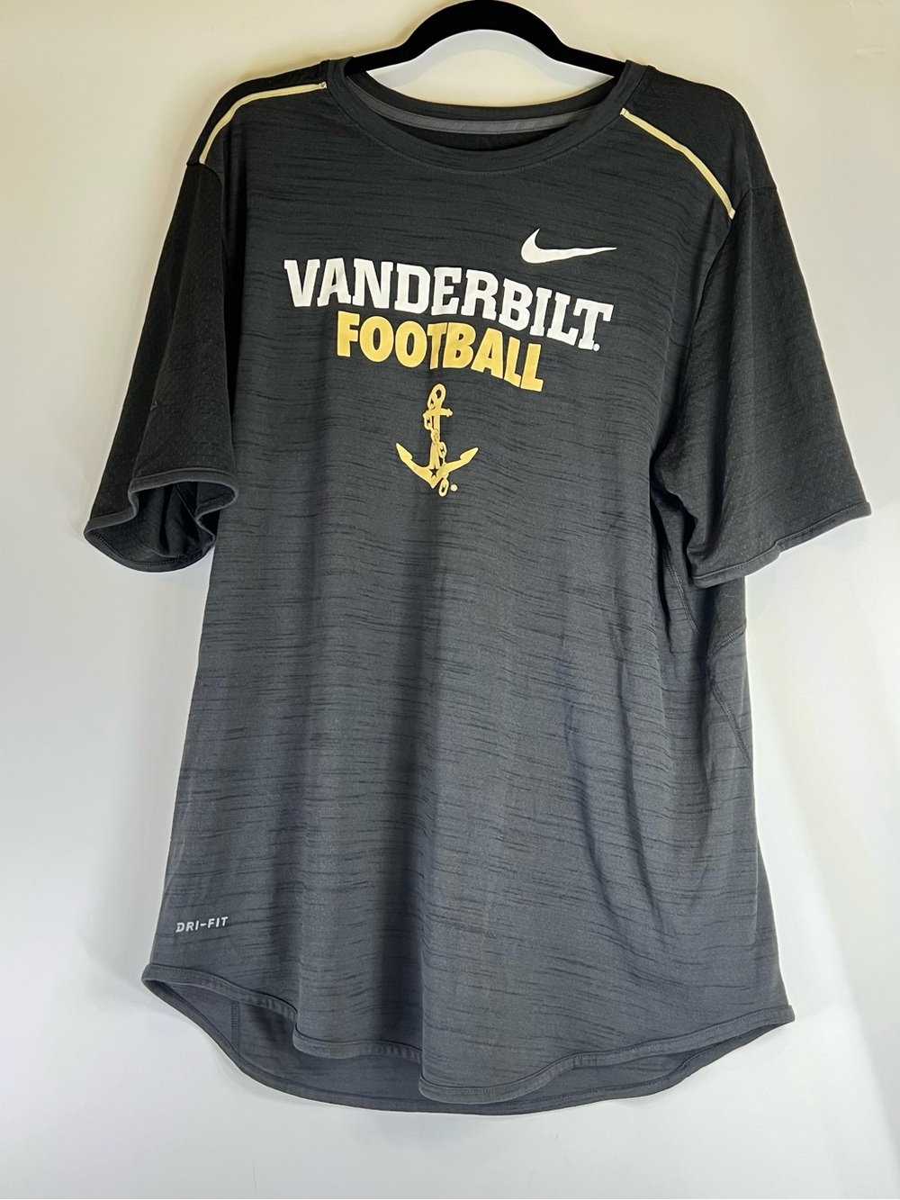 Nike Vanderbilt Football Short Sleeve Tee in Black and Gold Dri-fit Mens Large